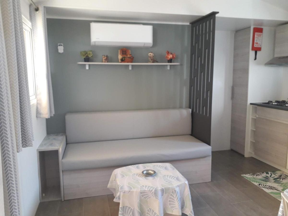 Mobil Home Neuf 2 Chambres 6 Personnes Saint Aygulf Plage Fréjus 外观 照片